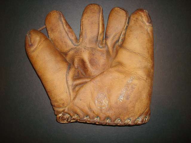 Reach Laced Pinky Professional Model Front